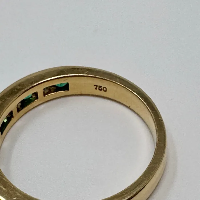 Rings Wakasuki 18K Gold Ring with 5 Diamonds and 6 Emeralds Wakasuki